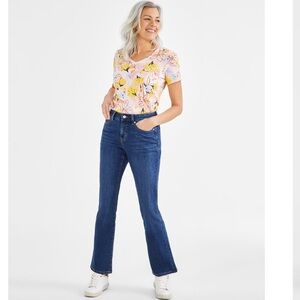 Women's Mid-Rise Curvy Bootcut Jean